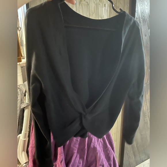 AERIE TWIST BACK SWEATSHIRT - Picture 1 of 4